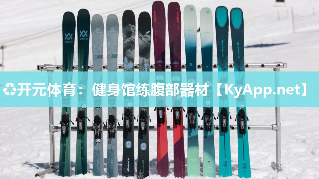 健身馆练腹部器材